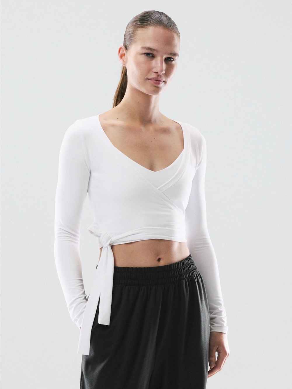 NWT - Aritzia GOLDEN Butter Focal Wrap Longsleeve - Small - Bright White